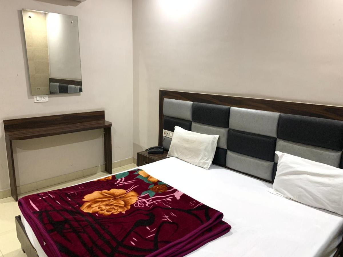Hotel Sukhman Residency Амритсар Экстерьер фото