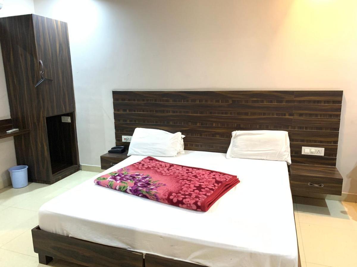 Hotel Sukhman Residency Амритсар Экстерьер фото
