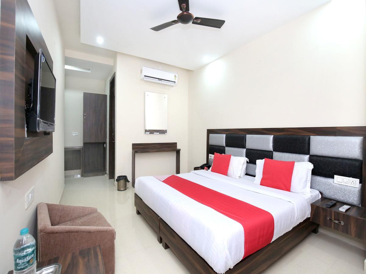 Hotel Sukhman Residency Амритсар Экстерьер фото
