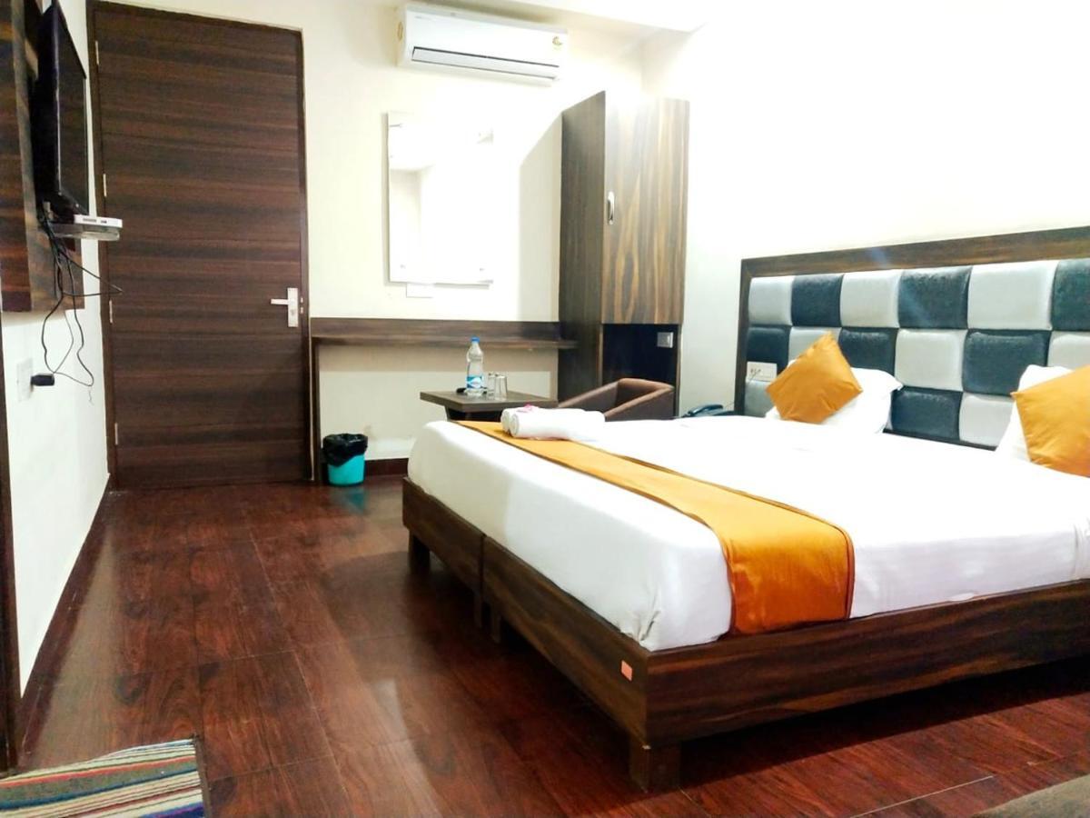 Hotel Sukhman Residency Амритсар Экстерьер фото